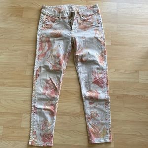 Hudson Collin Floral Print Skinny Crop Jeans.